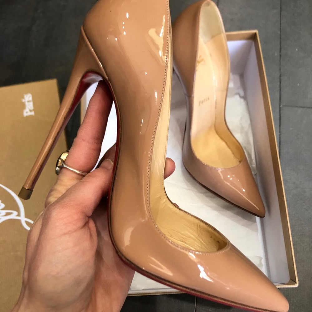 So Kate Christian Louboutin patent leather pumps
